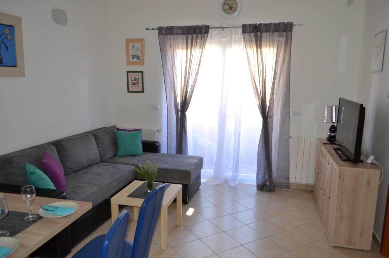 Apartment Din Banjole Eksteriør billede